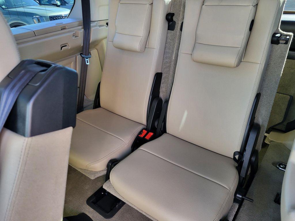 used 2016 Land Rover LR4 car, priced at $14,190