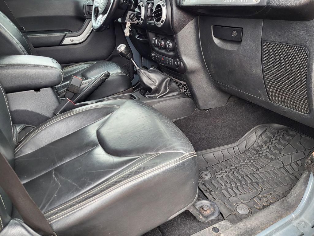 used 2015 Jeep Wrangler Unlimited car, priced at $23,998