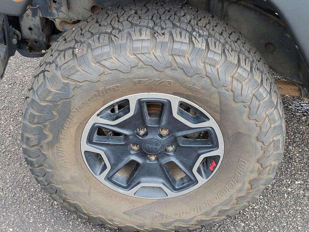 used 2015 Jeep Wrangler Unlimited car, priced at $23,998