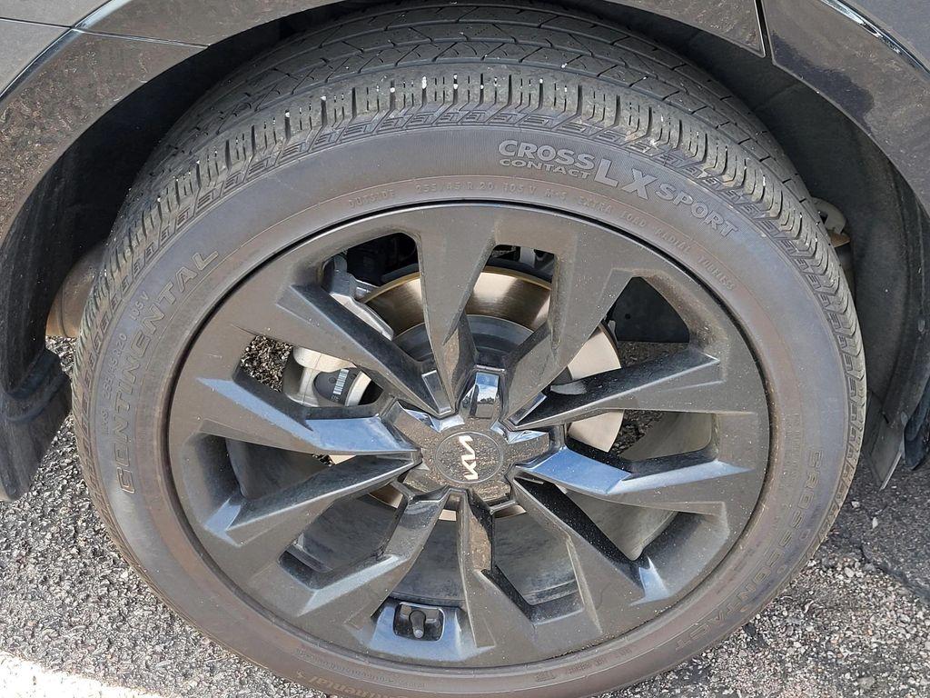 used 2023 Kia Sorento car, priced at $37,298