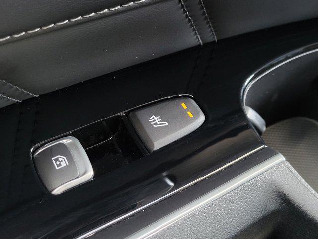 used 2023 Kia Sorento car, priced at $34,097