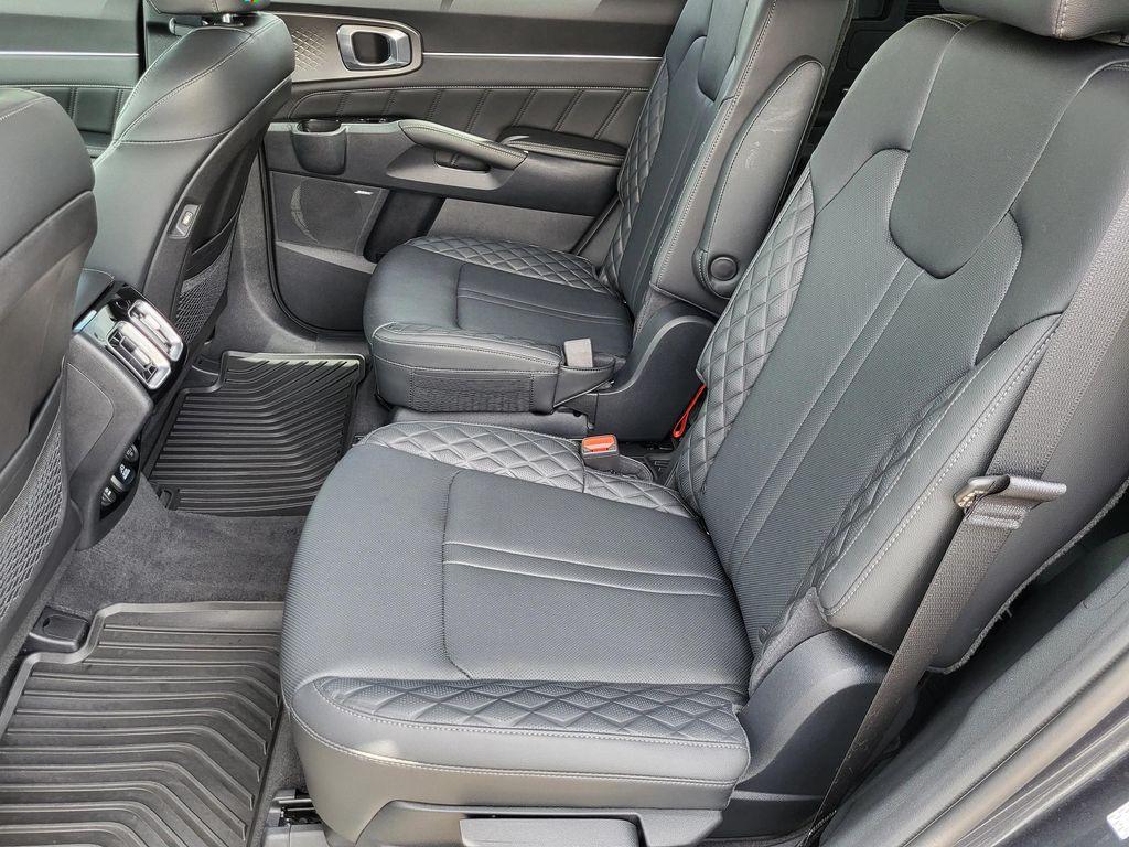 used 2023 Kia Sorento car, priced at $37,298