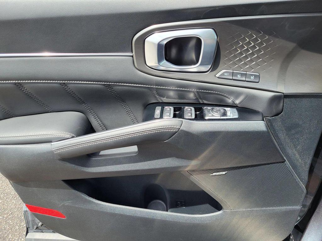 used 2023 Kia Sorento car, priced at $37,298
