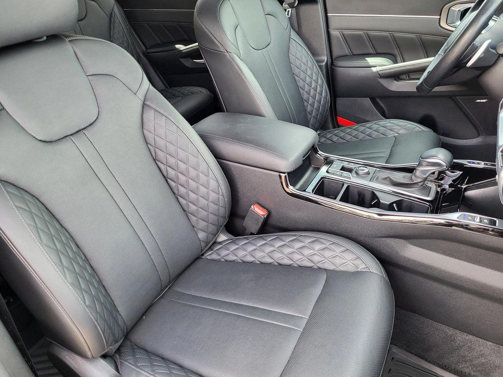 used 2023 Kia Sorento car, priced at $37,298