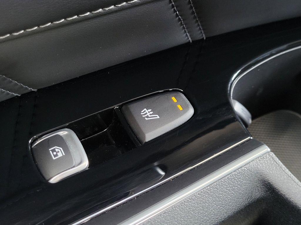used 2023 Kia Sorento car, priced at $34,587