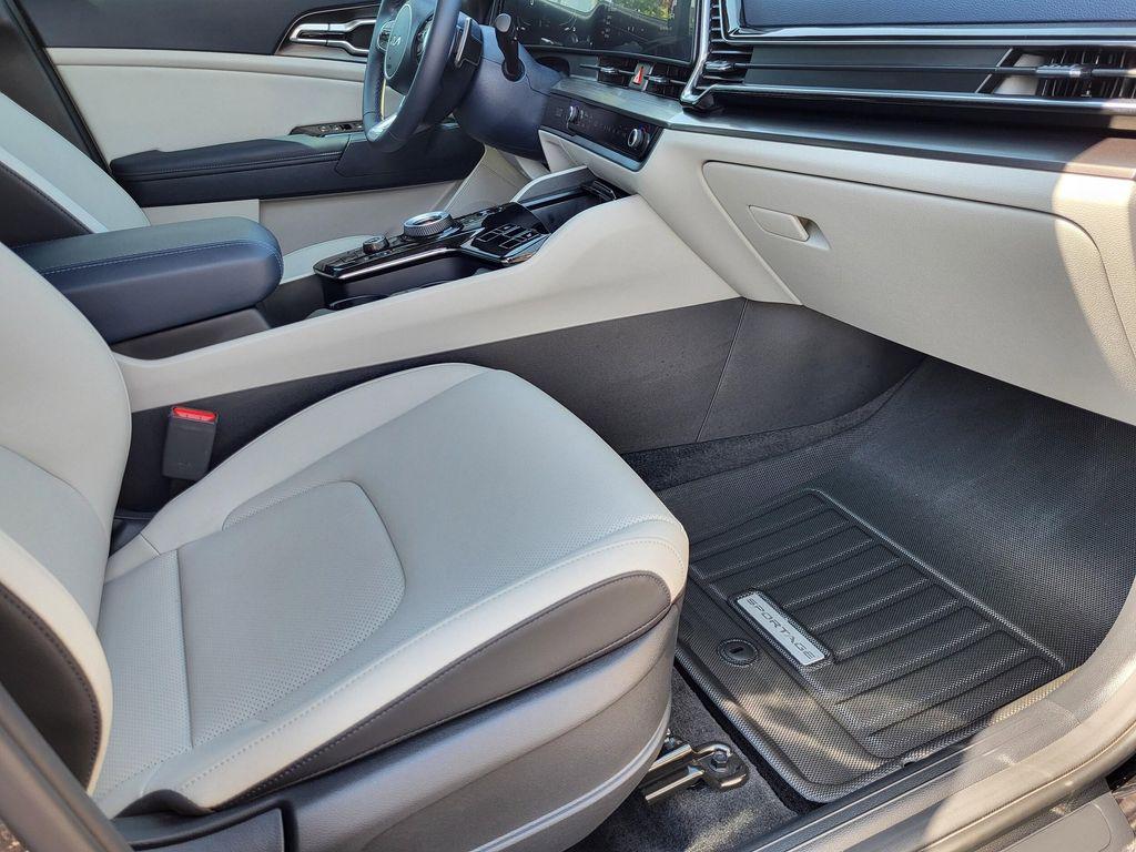 used 2024 Kia Sportage Hybrid car, priced at $31,298