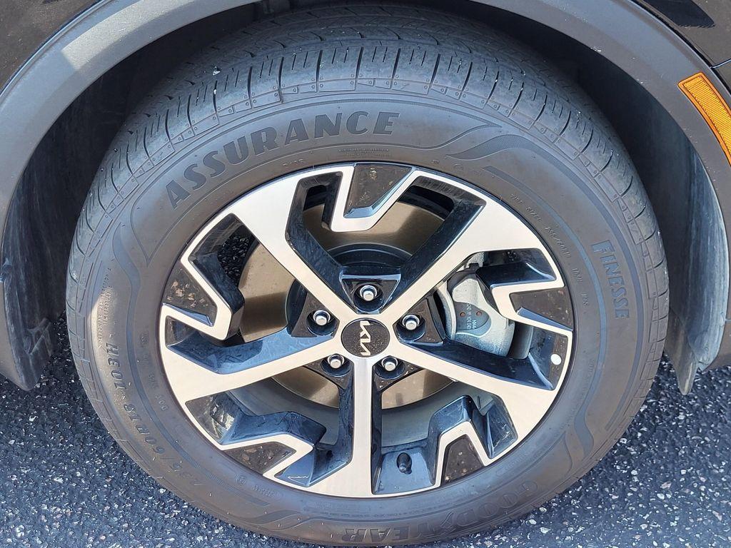used 2024 Kia Sportage Hybrid car, priced at $31,298