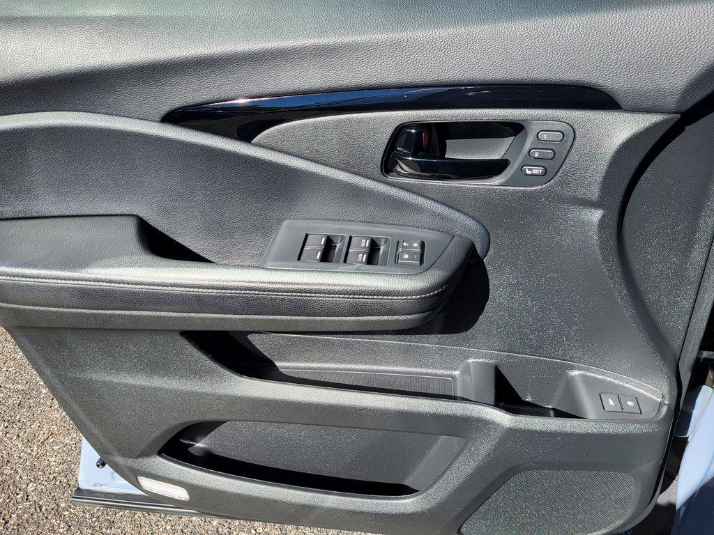 used 2022 Honda Passport car, priced at $36,098