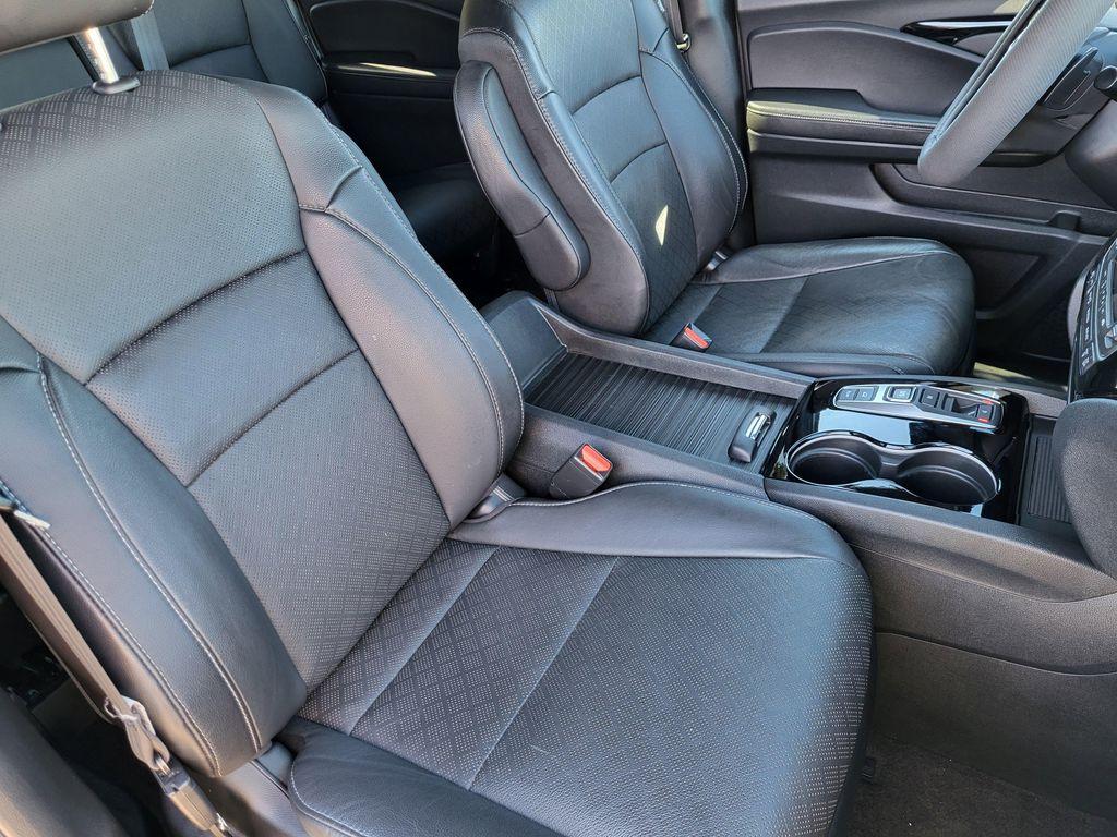 used 2022 Honda Passport car, priced at $36,098