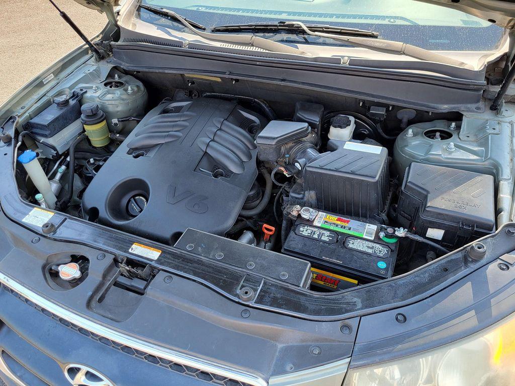 used 2009 Hyundai Santa Fe car, priced at $6,298