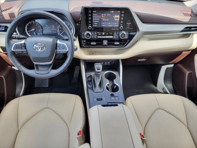 used 2022 Toyota Highlander car, priced at $31,797