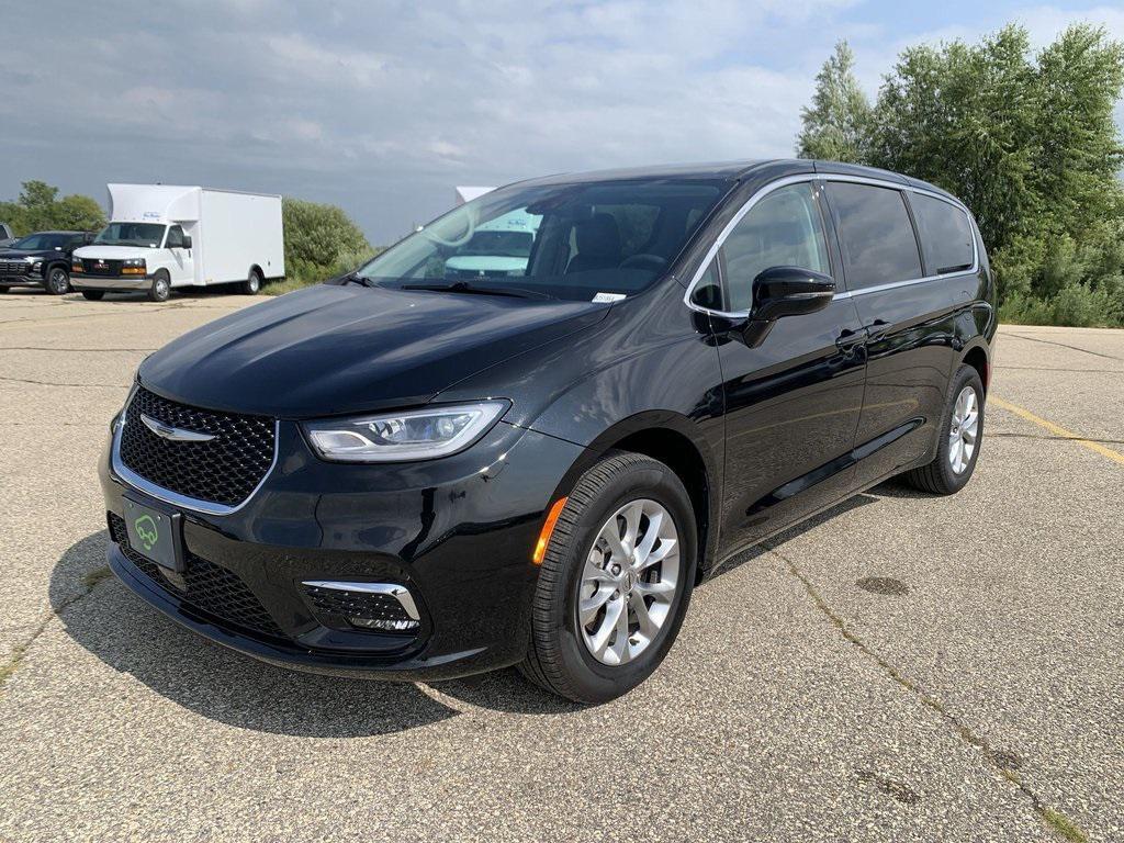 used 2024 Chrysler Pacifica car, priced at $41,317