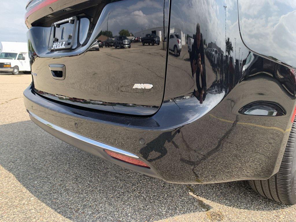used 2024 Chrysler Pacifica car, priced at $41,317