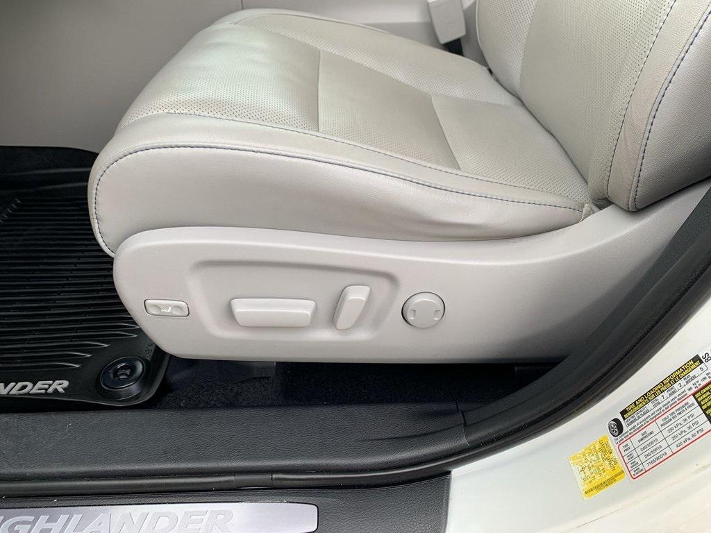 used 2019 Toyota Highlander car, priced at $22,782