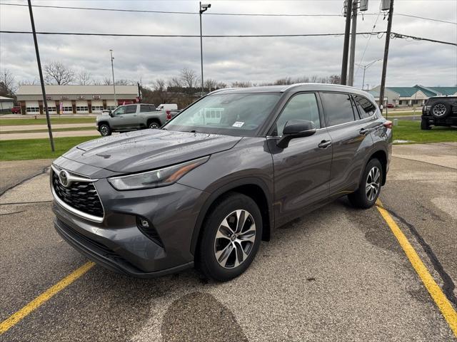 used 2021 Toyota Highlander car, priced at $36,214