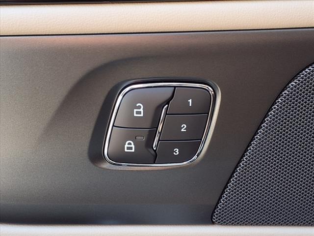 new 2025 Lincoln Nautilus car, priced at $61,536