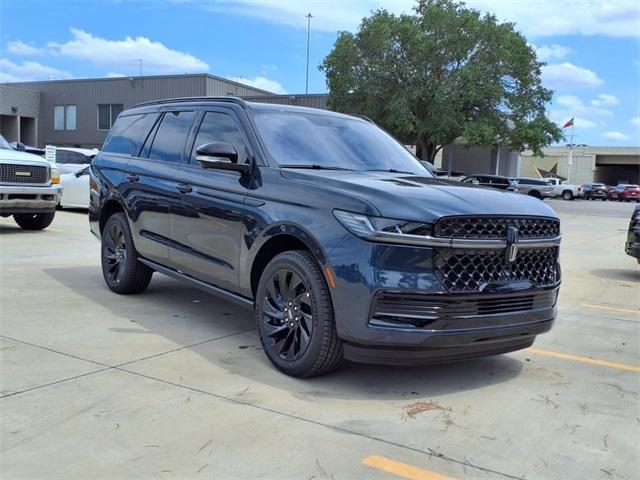 new 2025 Lincoln Navigator car, priced at $109,305