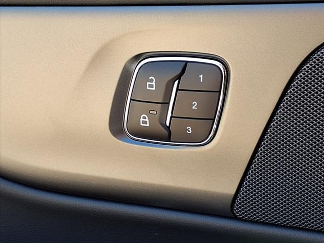 new 2025 Lincoln Nautilus car, priced at $60,499