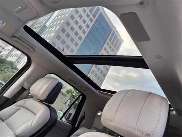 new 2025 Lincoln Navigator L car, priced at $105,180