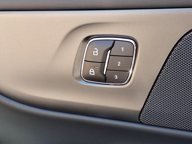 new 2025 Lincoln Nautilus car, priced at $55,326