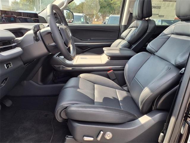 new 2025 Lincoln Navigator L car, priced at $102,312