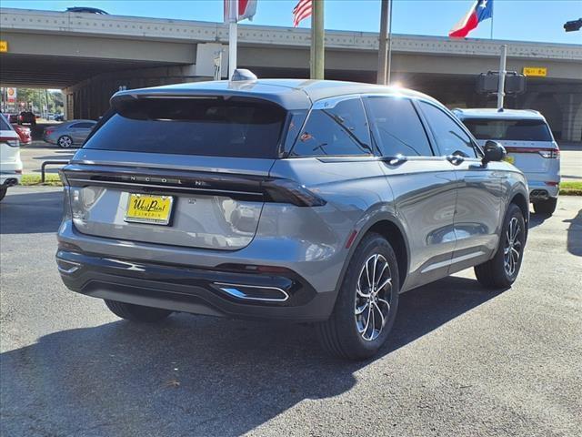 new 2025 Lincoln Nautilus car, priced at $53,266