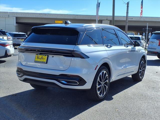 new 2024 Lincoln Nautilus car, priced at $52,353