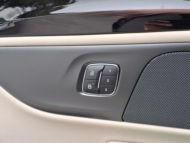 new 2025 Lincoln Nautilus car, priced at $51,429