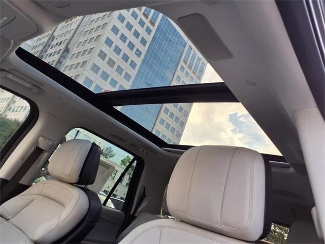 new 2025 Lincoln Navigator car, priced at $103,185