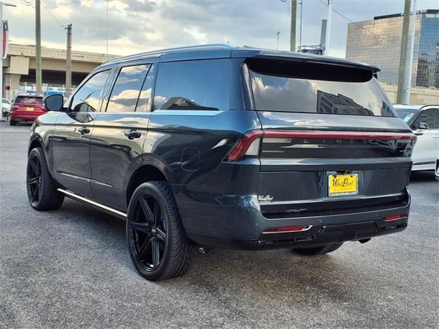new 2025 Lincoln Navigator car, priced at $103,185