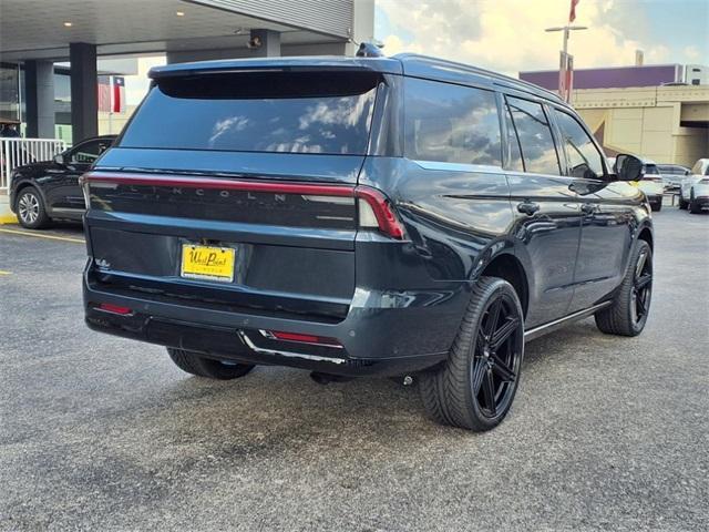 new 2025 Lincoln Navigator car, priced at $103,185