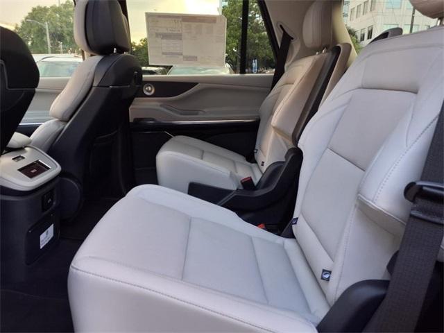 new 2025 Lincoln Navigator car, priced at $103,185