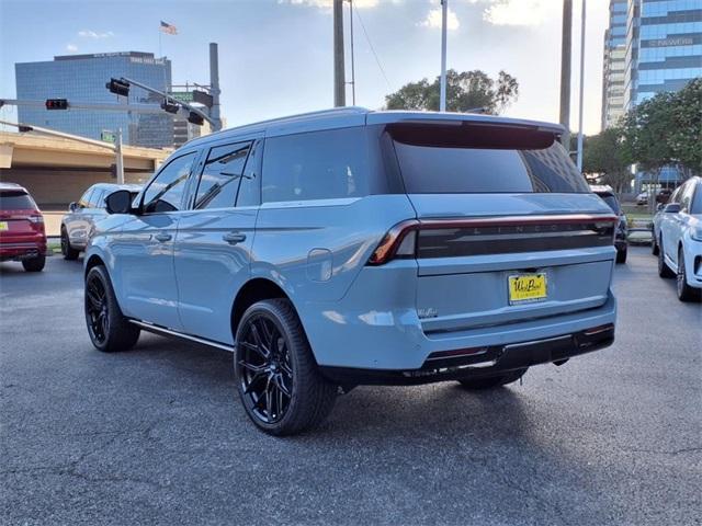 new 2025 Lincoln Navigator car, priced at $103,185