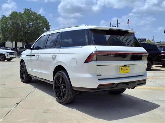 new 2025 Lincoln Navigator car, priced at $119,485