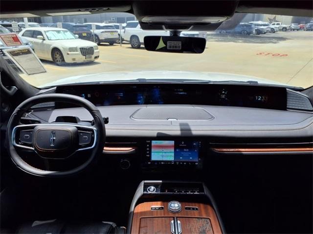 new 2025 Lincoln Navigator car, priced at $119,485