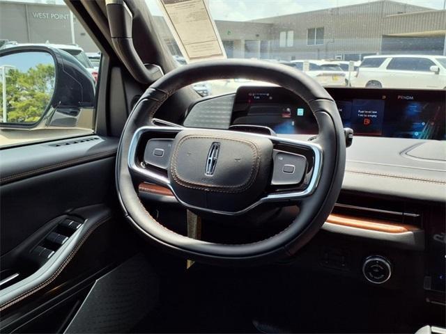 new 2025 Lincoln Navigator car, priced at $119,485