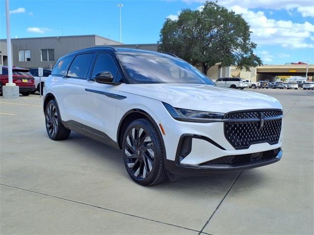 new 2025 Lincoln Nautilus car, priced at $66,114