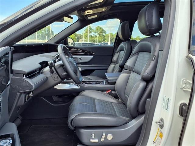 new 2025 Lincoln Nautilus car, priced at $66,114
