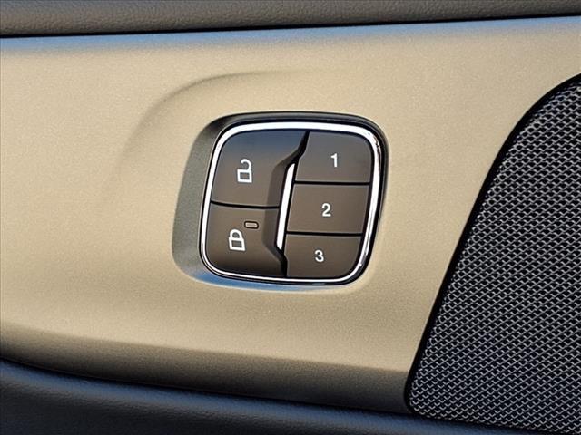 new 2025 Lincoln Nautilus car, priced at $62,837