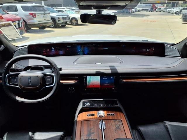 new 2025 Lincoln Navigator car, priced at $119,485