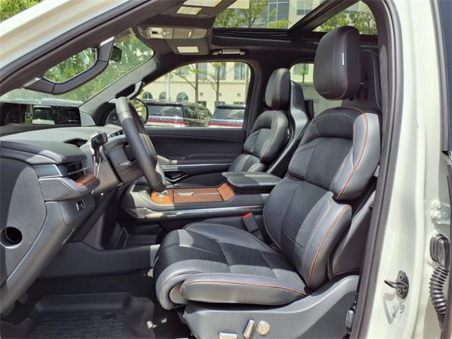 new 2025 Lincoln Navigator car, priced at $119,485