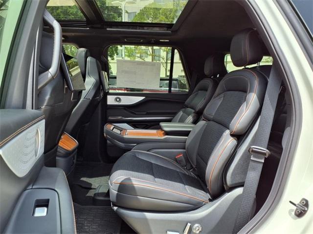 new 2025 Lincoln Navigator car, priced at $119,485