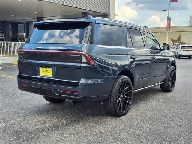 new 2025 Lincoln Navigator car, priced at $103,185