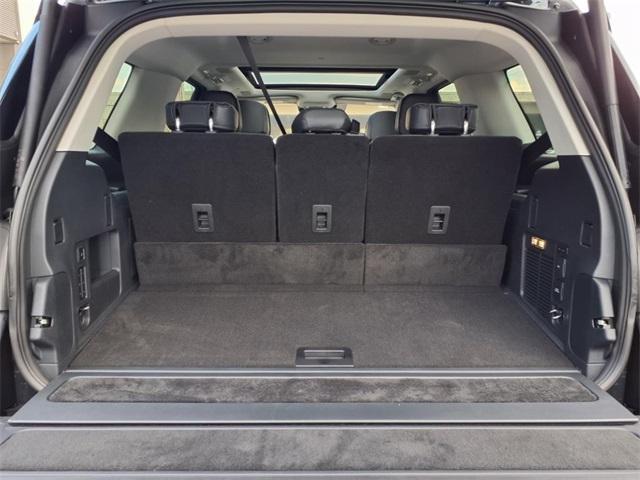 new 2025 Lincoln Navigator car, priced at $103,185