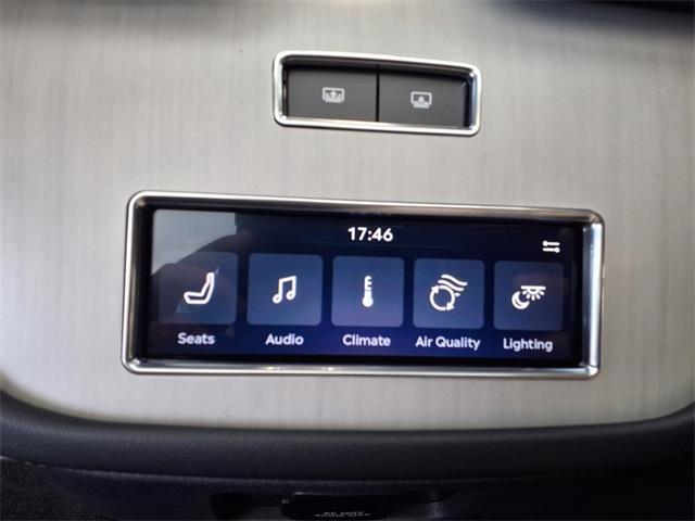 new 2025 Lincoln Navigator car, priced at $103,185