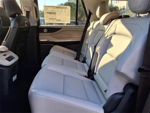 new 2025 Lincoln Navigator L car, priced at $103,032