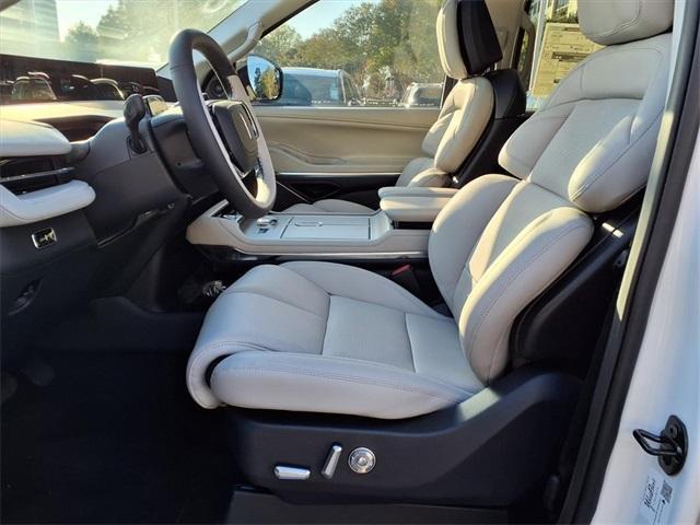 new 2025 Lincoln Navigator L car, priced at $103,032