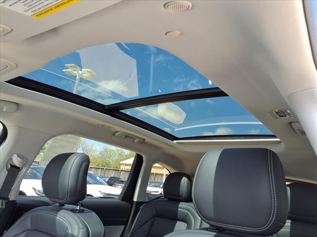 new 2025 Lincoln Nautilus car, priced at $52,593