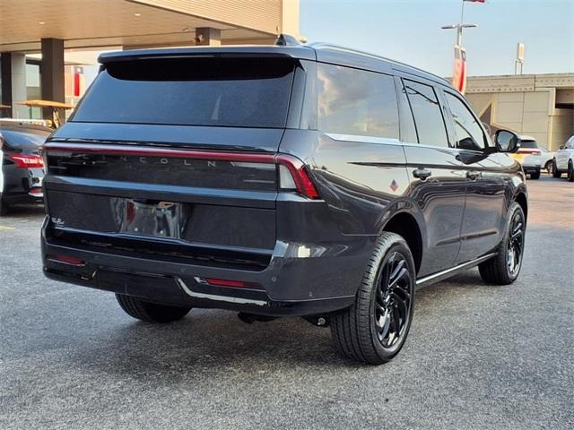 new 2025 Lincoln Navigator car, priced at $103,185