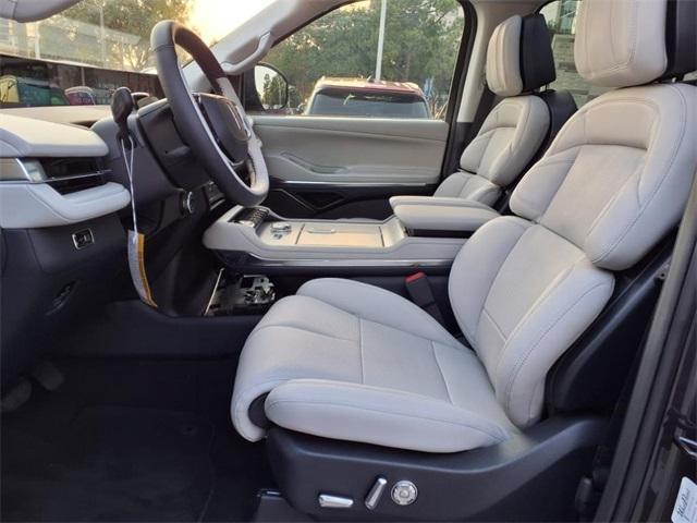 new 2025 Lincoln Navigator car, priced at $103,185